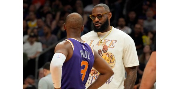 Die Los Angeles Lakers sind offiziell bei den Phoenix Suns ausgeschieden